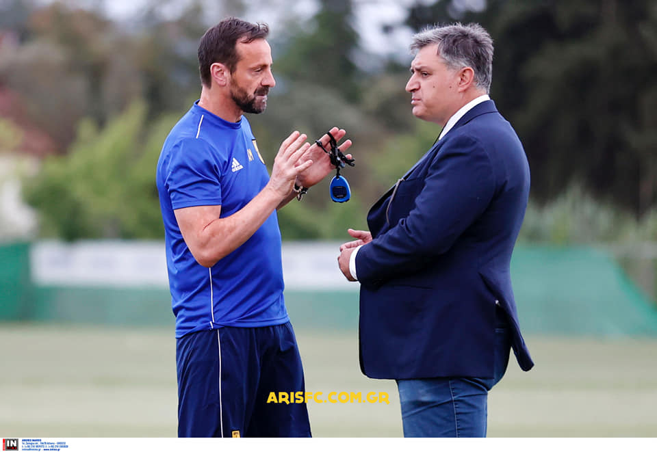 Άρης: Και με τη... βούλα άρχισε η σεζόν 2021-22 για τους «κιτρινόμαυρους»! Το απόγευμα της Τρίτης (15/6) ο Άκης Μάντζιος προπόνηση για πρώτη φορά τους ποδοσφαιριστές του.