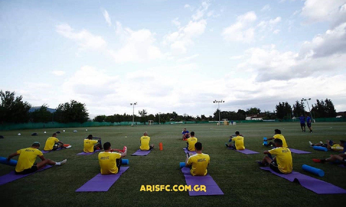 Άρης: Και με τη... βούλα άρχισε η σεζόν 2021-22 για τους «κιτρινόμαυρους»! Το απόγευμα της Τρίτης (15/6) ο Άκης Μάντζιος προπόνηση για πρώτη φορά τους ποδοσφαιριστές του.