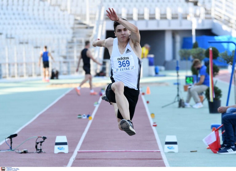 Ο Νίκος Ανδρικόπουλος ήταν ο νικητής στο τριπλούν με 16,05μ. στο Πανελλήνιο Πρωτάθλημα, ενώ ο Δημήτρης Τσιάμης δεν κατέβηκε.
