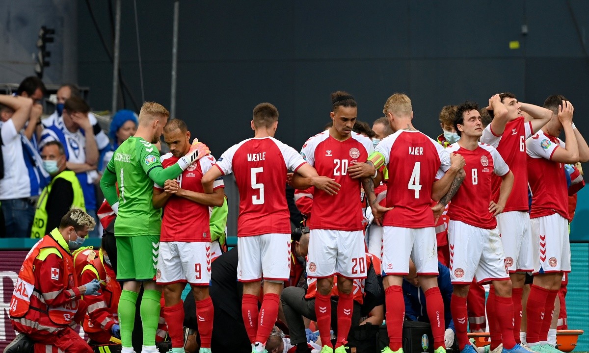 Euro 2020: Το χειροκρότημα των Φινλανδών στους παίκτες της Δανίας που επέστρεψαν στο γήπεδο (pic)
