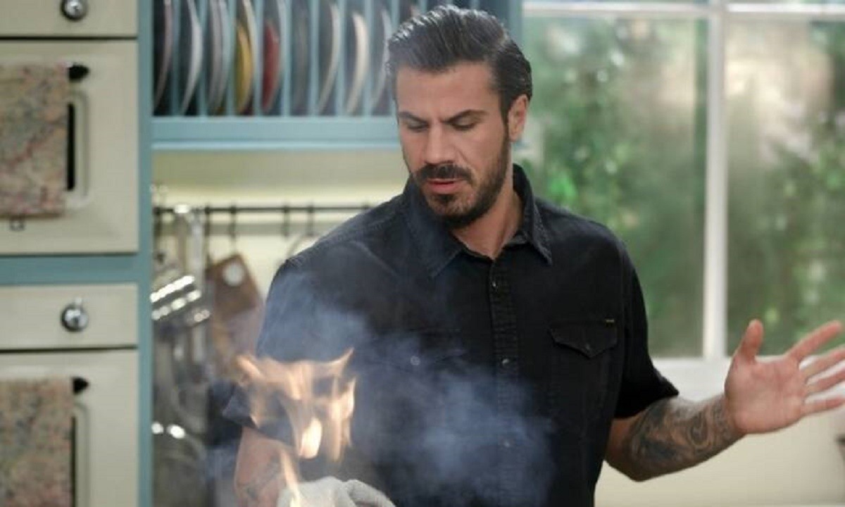 Άκης Πετρετζίκης: Το ιδιαίτερο μήνυμα…μαγειρικής για την γιορτή του πατέρα!