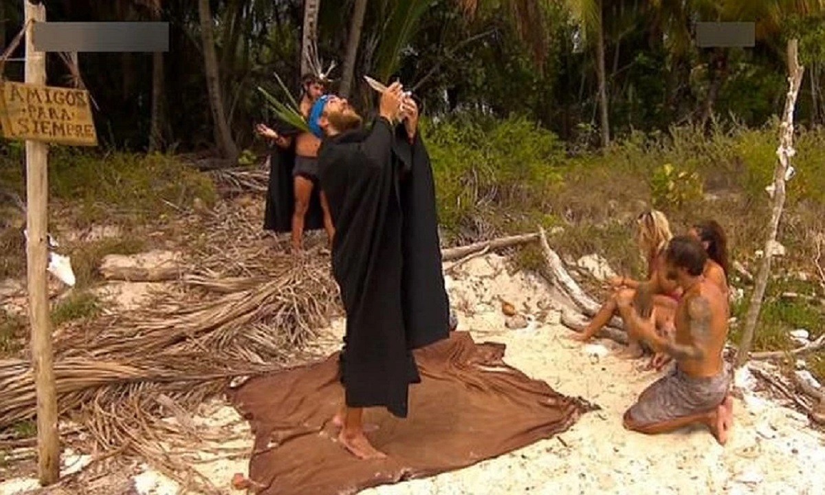 Survivor: Οι Amigos έκραξαν τον Τριαντάφυλλο! Πτυχίο από την… «Ανωτάτη Καραγκιοζική» – Έξαλλος ο Σάκης!