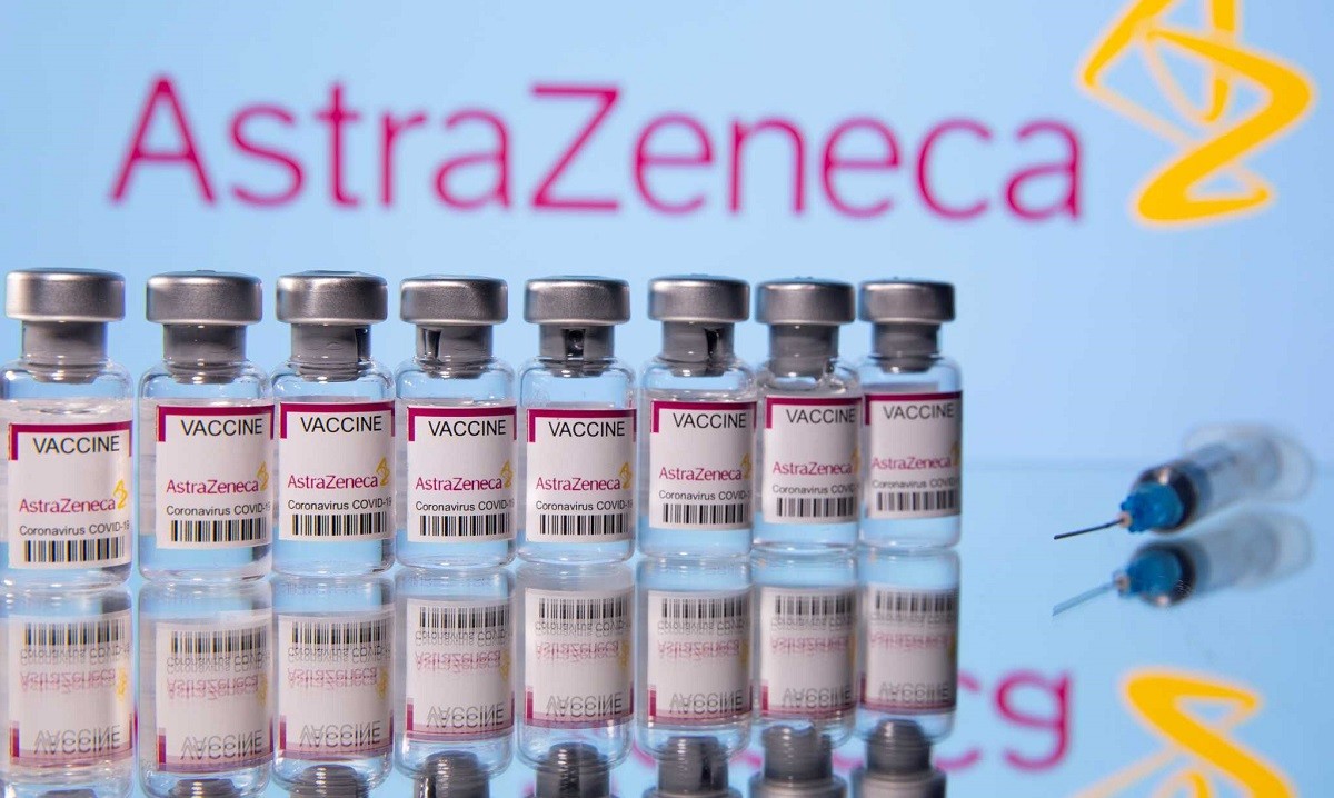 Αξιωματούχος: «Το εμβόλιο στης AstraZeneca να μην γίνεται ούτε στους άνω των 60»