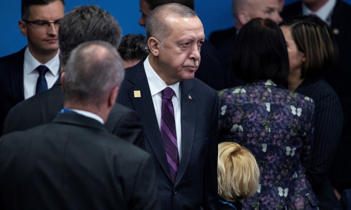 Δε σταματάει τις προκλήσεις ο Τούρκος πρόεδρος, Ρετζέπ Ταγίπ Ερντογάν. Η τελευταία ήρθε στο περιθώριο της Συνόδου Κορυφής του ΝΑΤΟ.