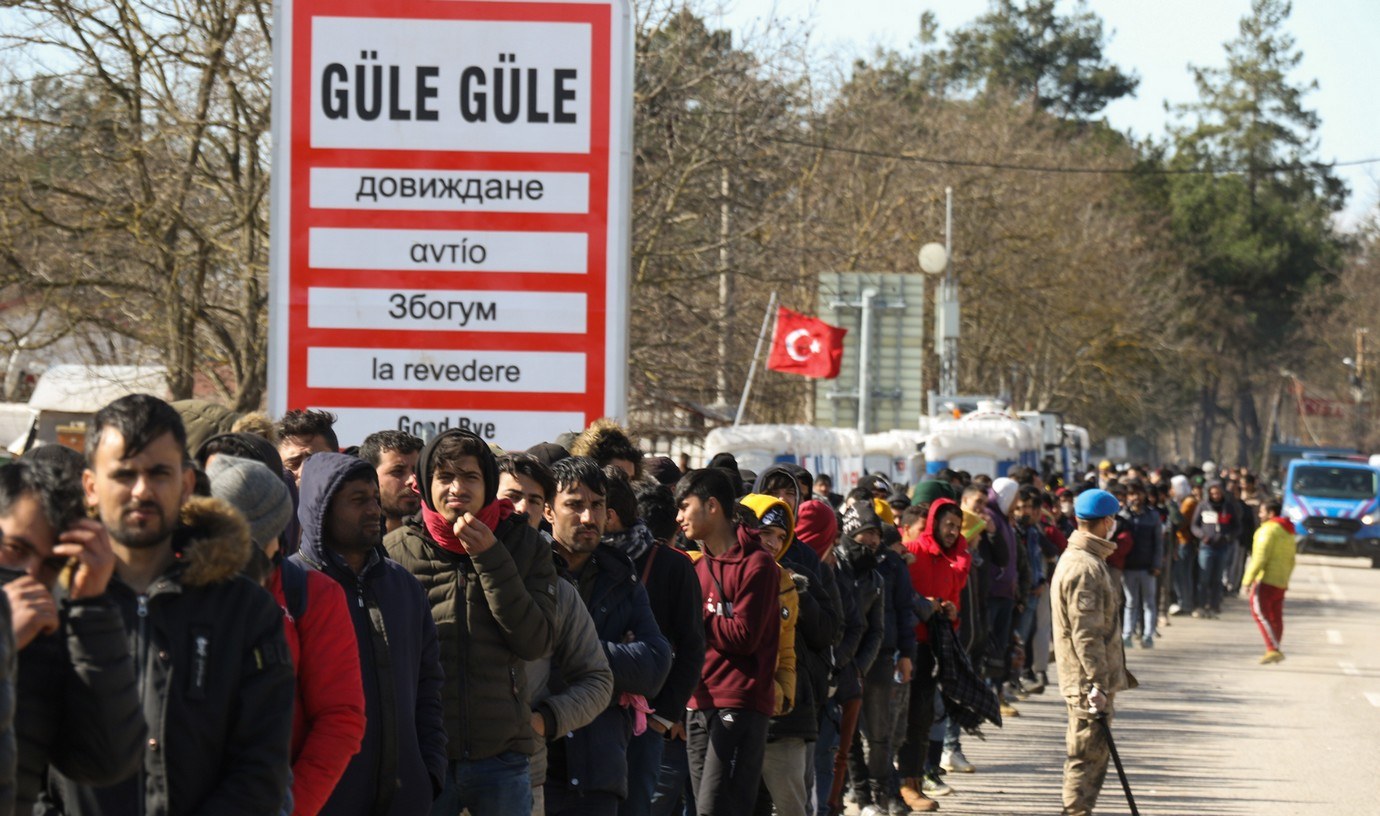 Ελληνοτουρκικά: Οι Ειδικές Δυνάμεις θα αναλάβουν και τους πρόσφυγες στον Έβρο;