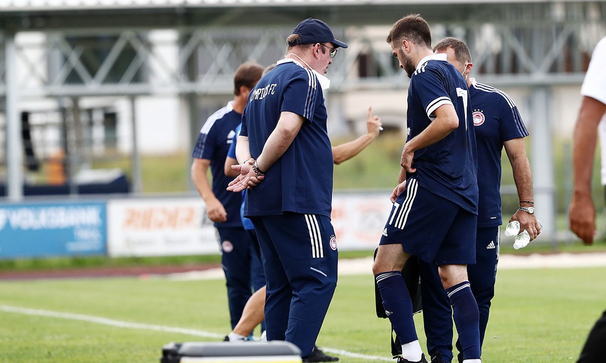 Ολυμπιακός: Κάκωση στο γόνατο για Φορτούνη, την Κυριακή περισσότερα