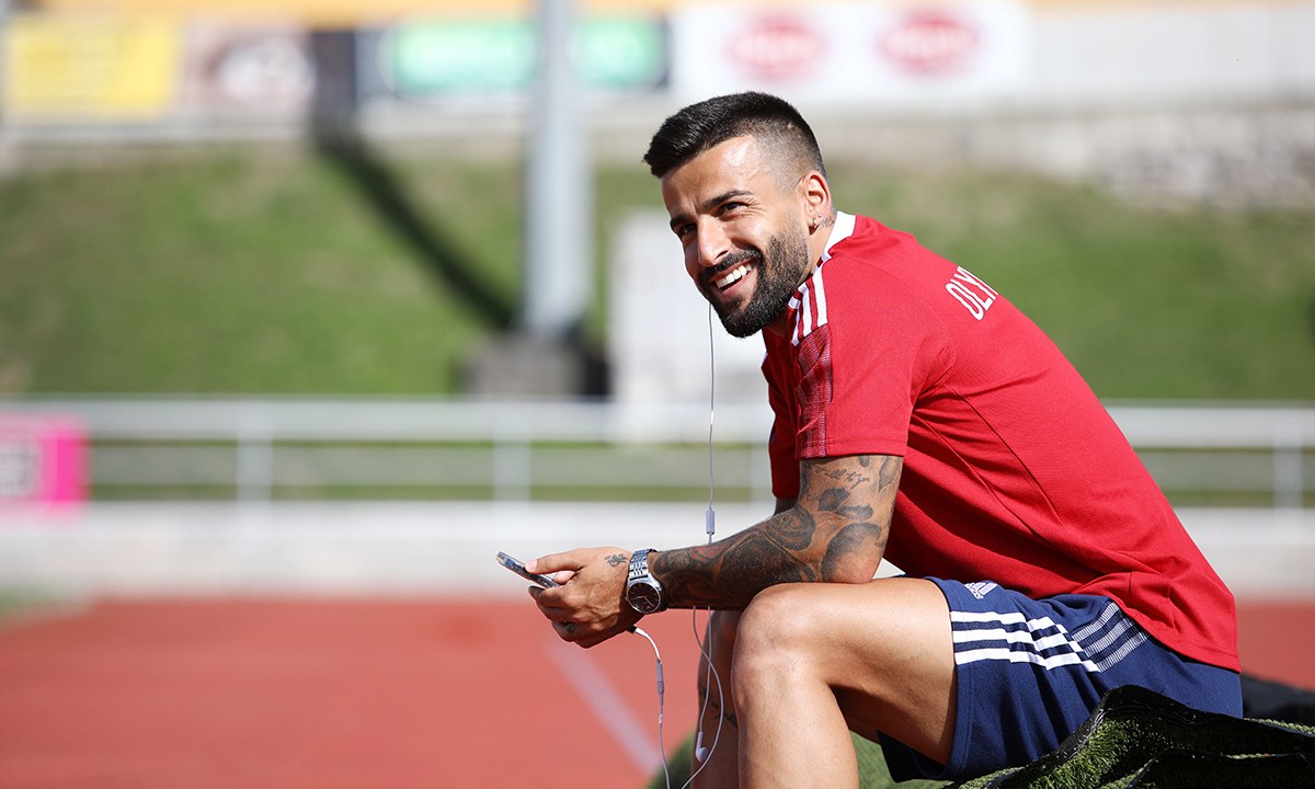 Τιάγκο Σίλβα: «Δουλεύουμε σκληρά για το Champions League»