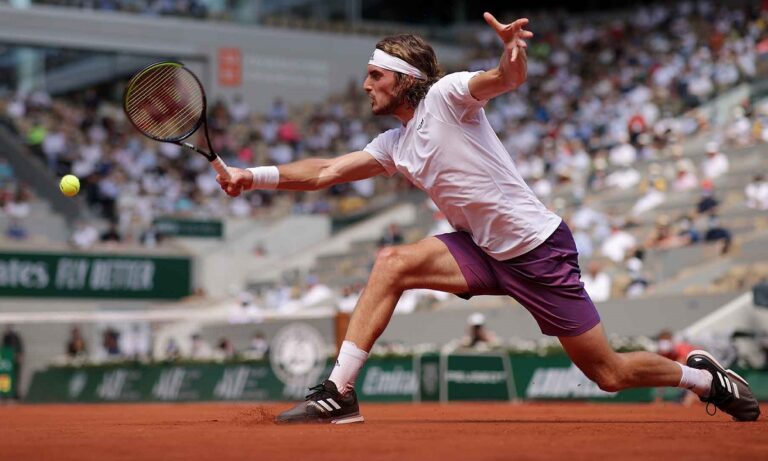 Τσιτσιπάς – Τζόκοβιτς LIVE: «Αγριεμένος» ο Στέφανος, πήρε το πρώτο γκέιμ με 3 σερί άσσους! (vid)