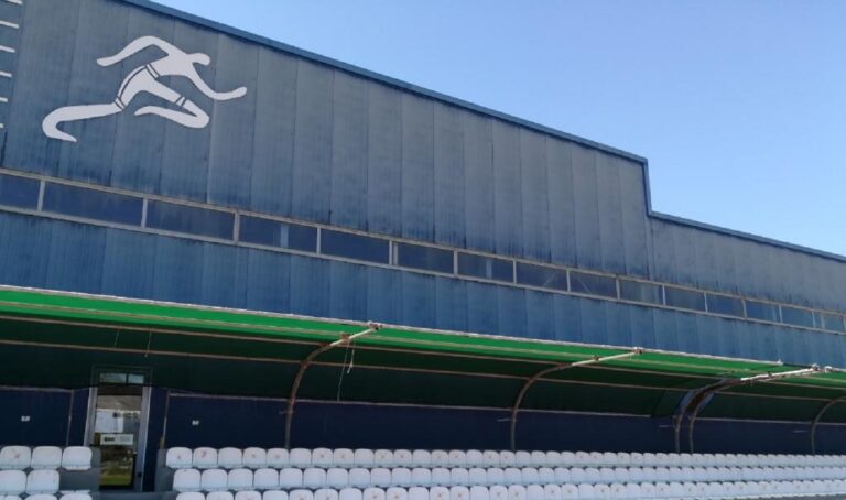 Κίνδυνος στον Άγιο Κοσμά από φωλιές περιστεριών