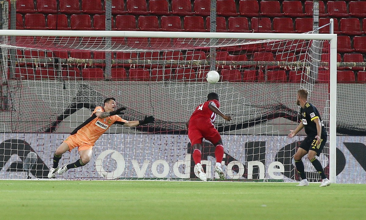 Ολυμπιακός – Άρης: Άνοιξε το σκορ ο Καμαρά, γκολάρα ο Εμβιλά (vids)