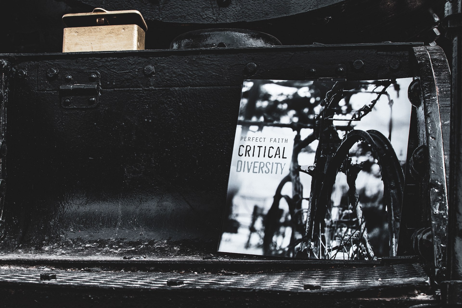 Το νέo single των Αθηναίων alternative rockers Perfect Faith είναι στον αέρα Spread the «Virus Of Love». «Πως θα άλλαζε η ζωή μας άραγε εάν 