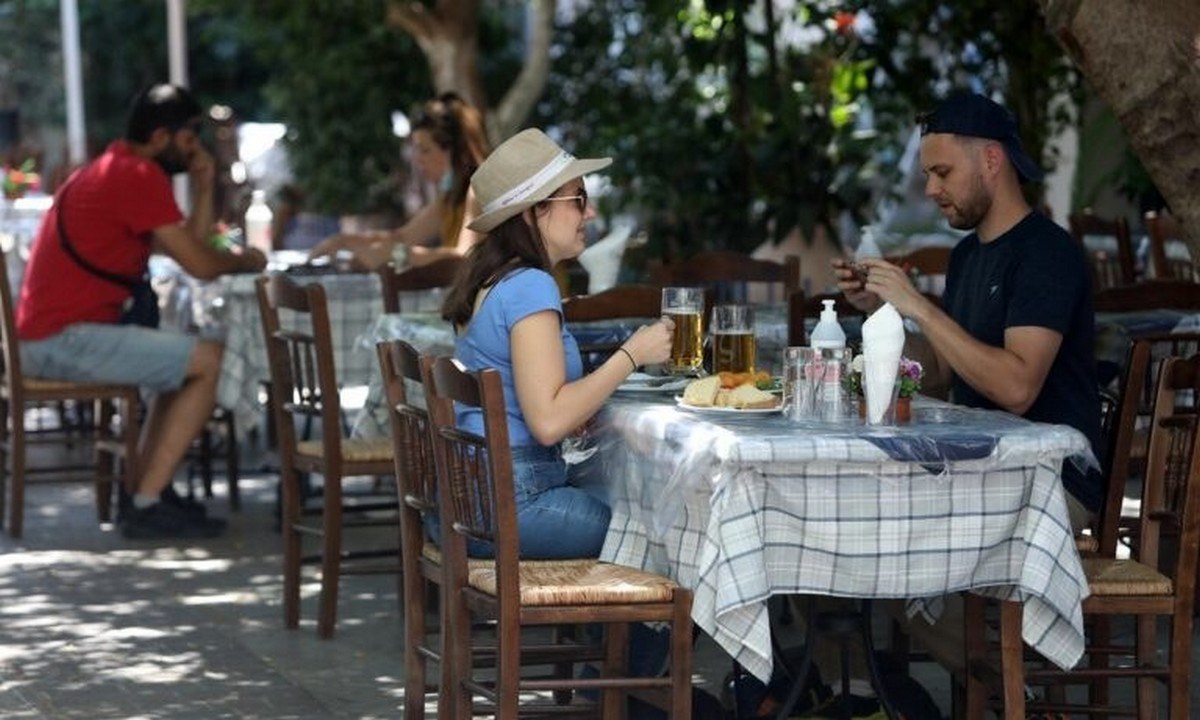 Εστίαση: Νέοι κανόνες από σήμερα-Τι ισχύει για τους ανεμβολίαστους!