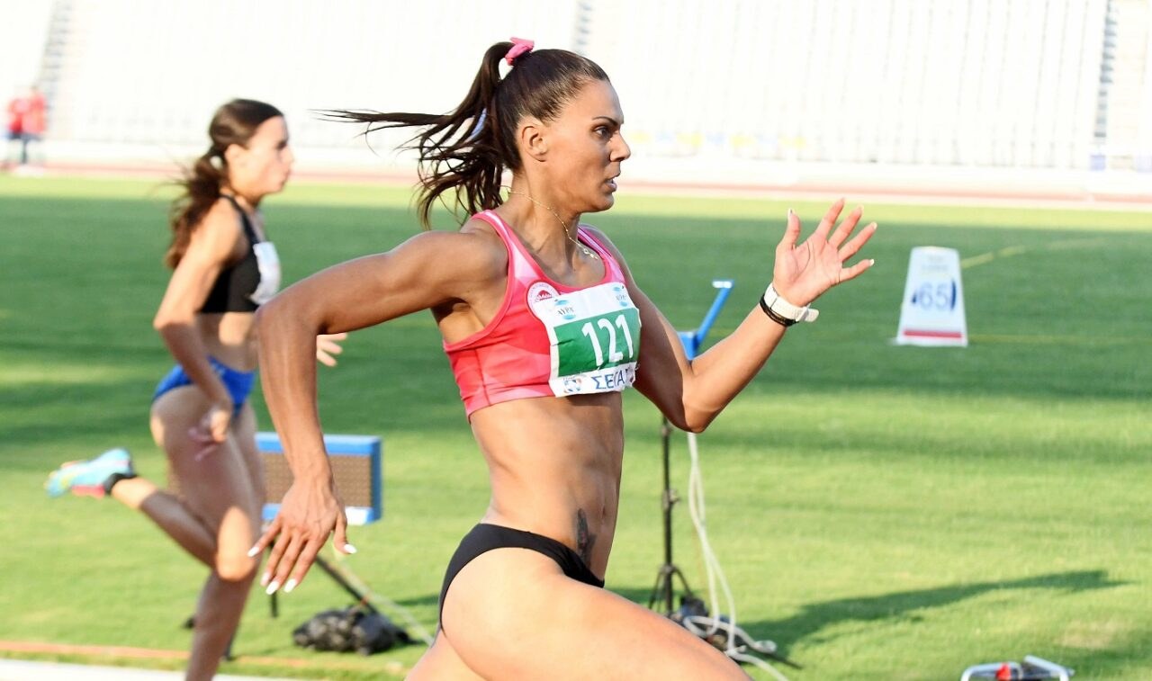 Άλλη μια καλή εμφάνιση έκανε στη σεζόν η Ανδριάνα Φέρρα, η οποία σε μίτινγκ στην Ιταλία έτρεξε τα 400μ. σε 53.33 πετυχαίνοντας φετινό ρεκόρ.