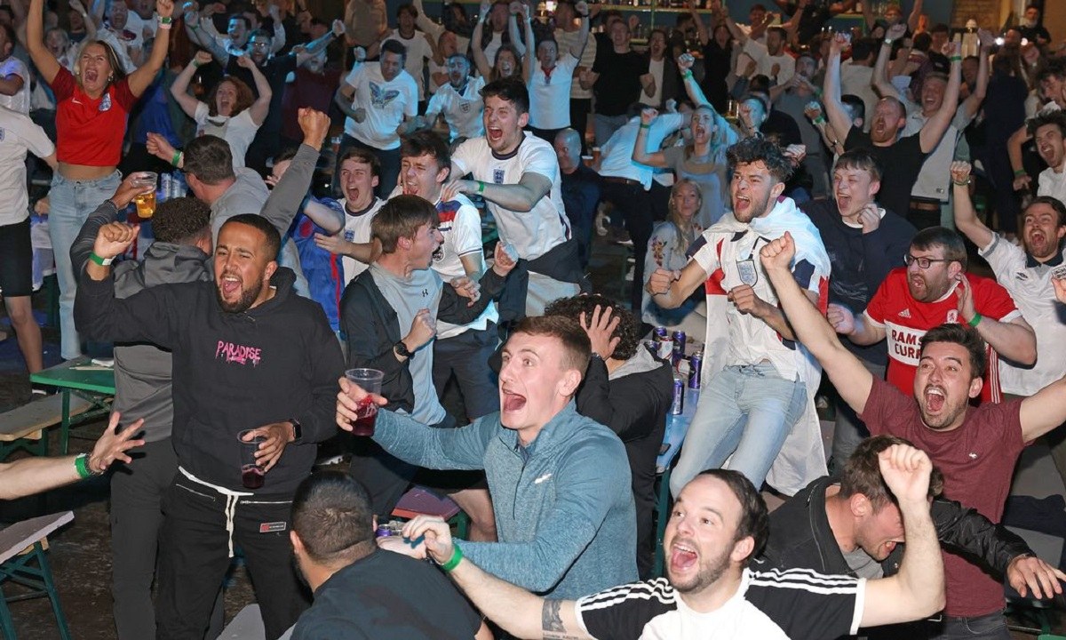 Euro 2020 – Αγγλία: Το πάρτι ξεκινά –  Τρελοί πανηγυρισμοί για την πρόκριση! (vids)