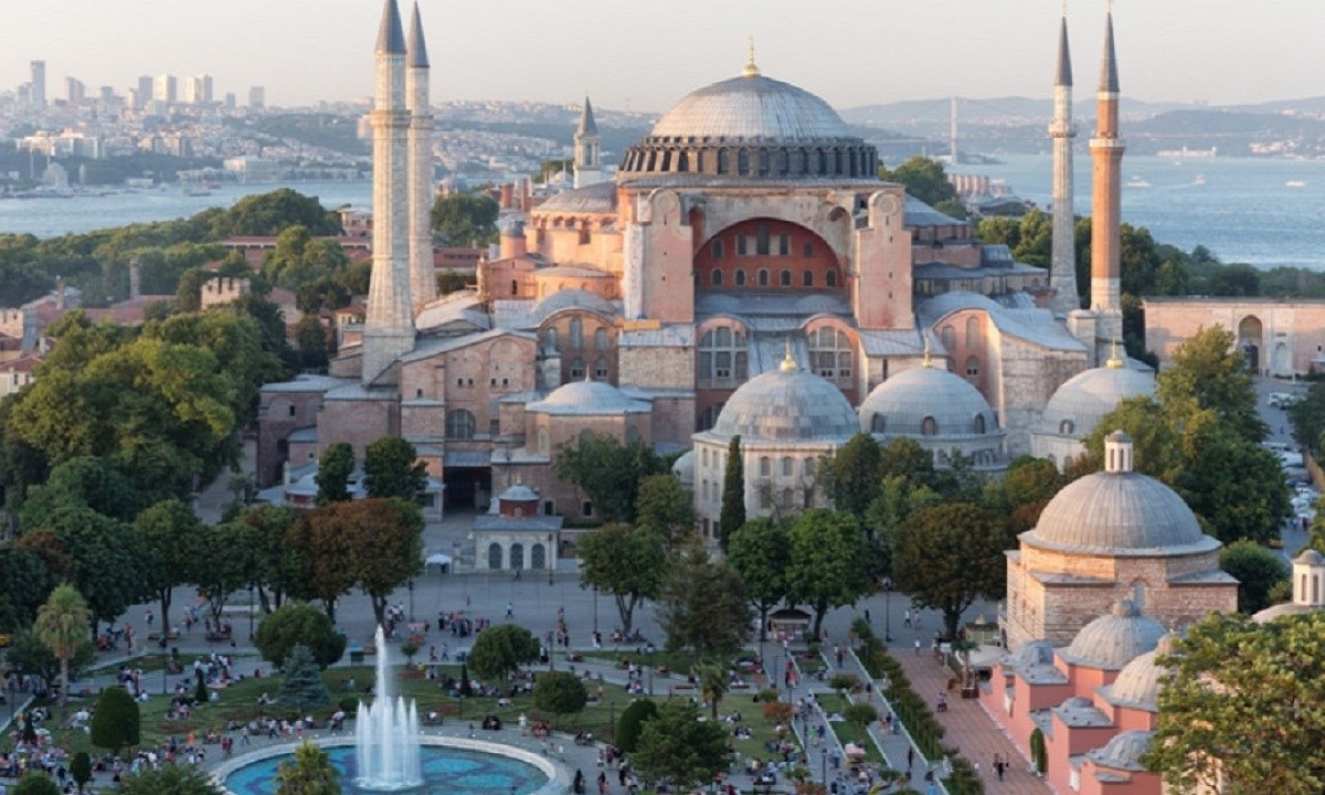 Κινήσεις για την αθλιότητα της Τουρκίας και του Ρετζέπ Ταγίπ Ερντογάν να μετατρέψουν το σύμβολο του χριστιανισμού την Αγιά Σοφιά σε τζαμί, κάνει η UNESCO.