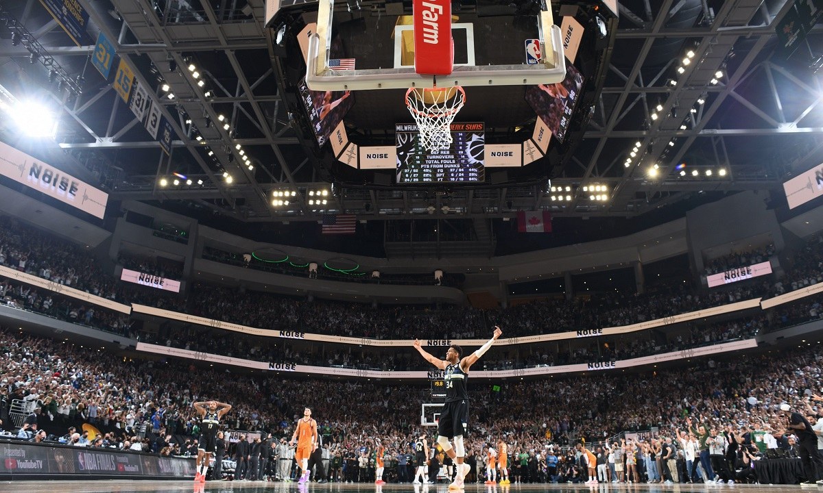 Γιάννης Αντετοκούνμπο: «Μπορούσα να ‘χω πάει σε μια superteam, αλλά ήθελα τον δύσκολο δρόμο» (vid)