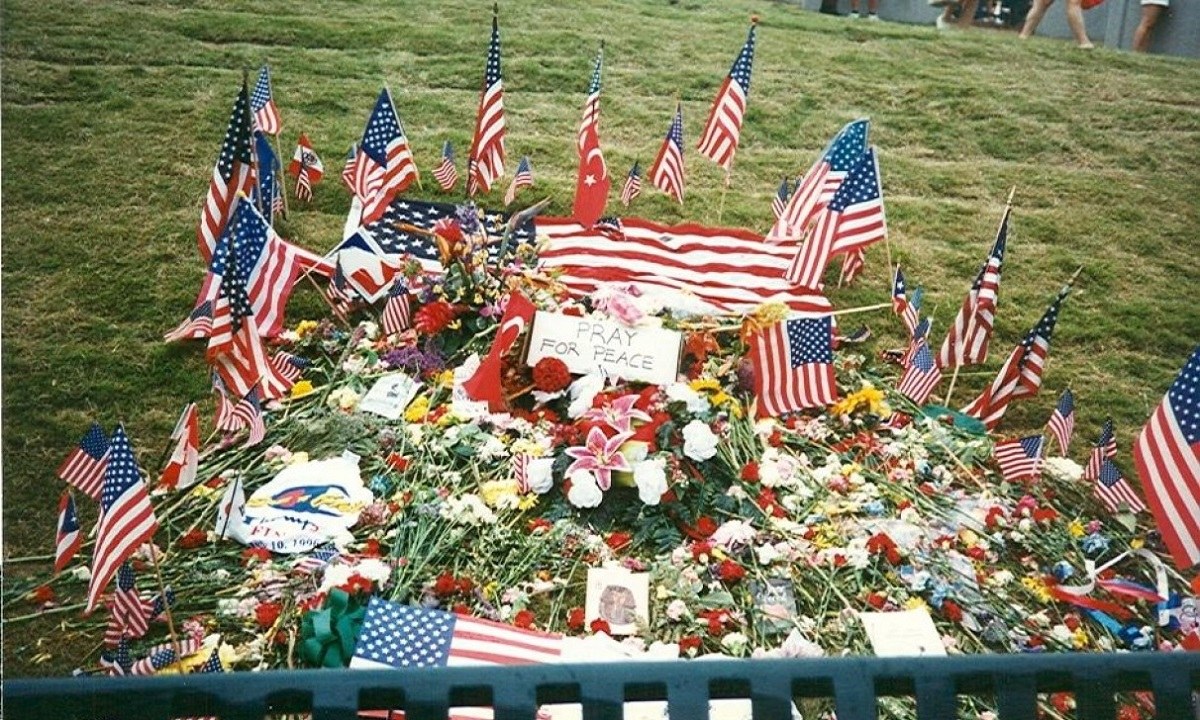 Σαν σήμερα, στις 27 Ιουλίου του 1996, η βόμβα που τοποθετεί ο Έρικ Ρόμπερτ Ρούντολφ σκορπάει τον θάνατο σε ένα από τα πλέον πολυσύχναστα σημεία της Ατλάντα, το «Πάρκο της Εκατονταετίας».