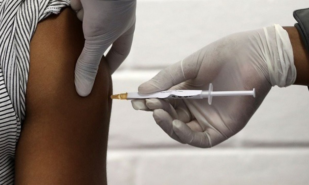 Ανάλυση ΝΥΤ: Και οι εμβολιασμένοι μπορεί να μολυνθούν από κορoνοϊό! Ποιος είναι ο λόγος
