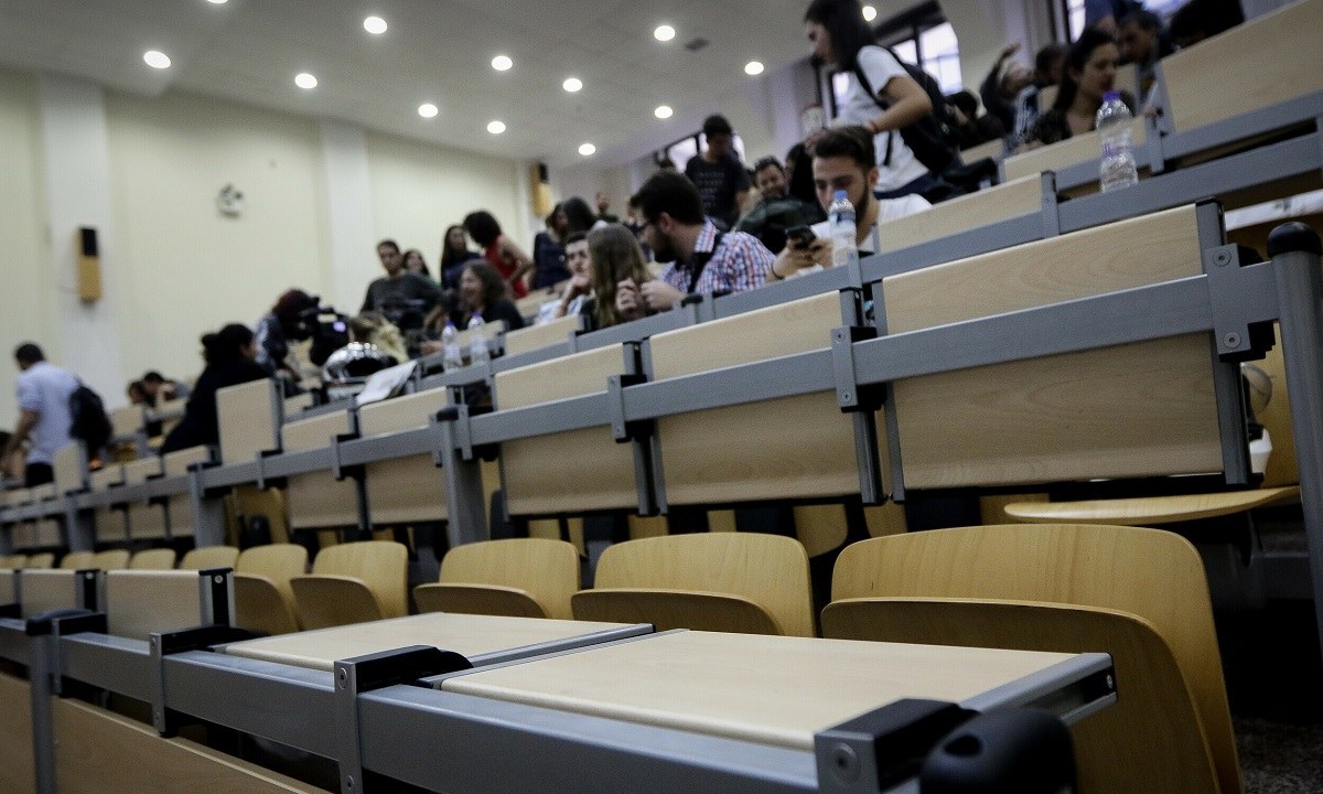 Αποκλεισμός των φοιτητών που δεν θα έχουν εμβολιαστεί – Οι σκέψεις της κυβέρνησης