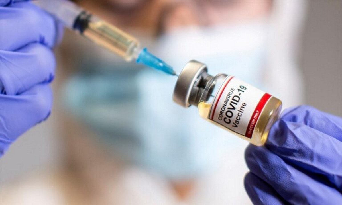 Καθηγητής Πανεπιστημίου: Όλοι θα χρειαστούμε τρίτη δόση εμβολίου
