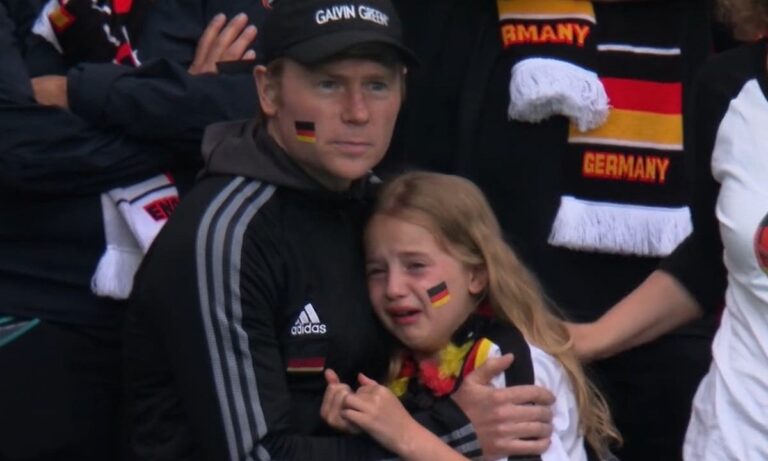 Euro 2020: Ουαλός κάνει έρανο για το κορίτσι που έκλαιγε μετά τον αποκλεισμό της Γερμανίας!