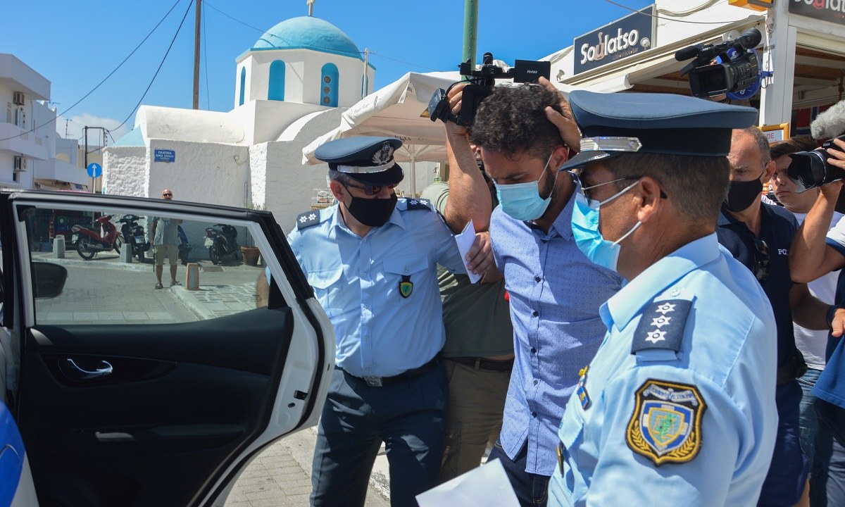 Φολέγανδρος – Εξόργισε ο δολοφόνος της Γαρυφαλλιάς: «Προσπαθούσε να με μειώσει, την έσπρωξα στον γκρεμό»