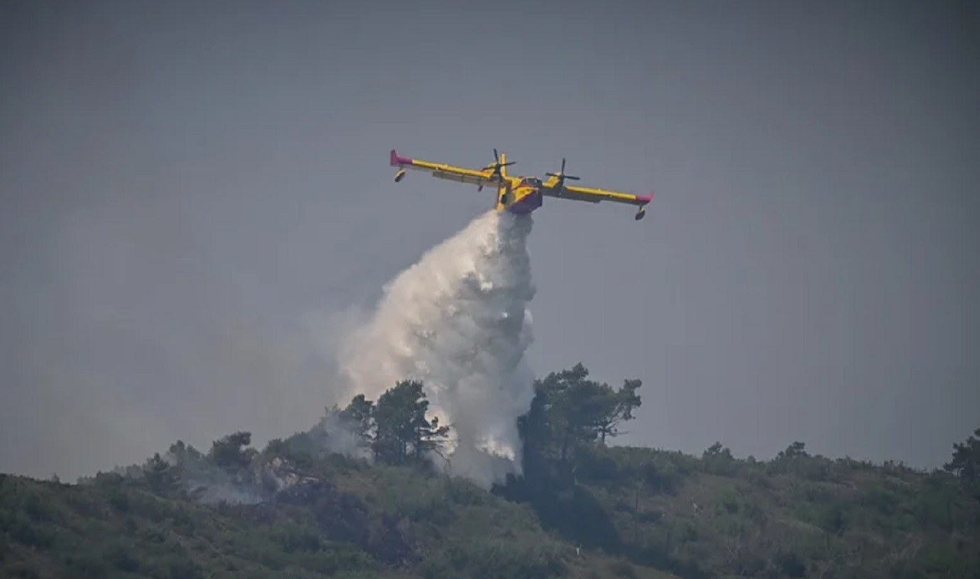 Φωτιά στον Αυλώνα: Μεγάλη κινητοποίηση της Πυροσβεστικής
