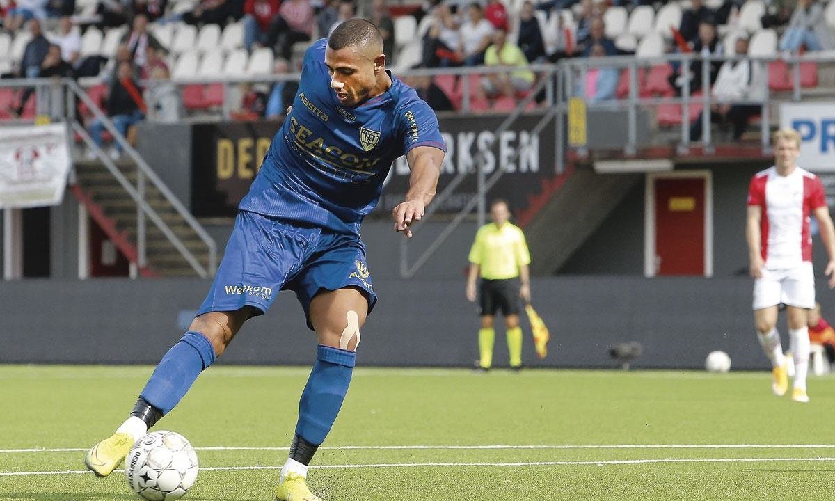 Γιακουμάκης: Δε γίνεται να παίξει Β’ Ολλανδίας ο πρώτος σκόρερ της Eredivisie!