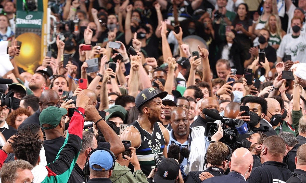 Αντετοκούνμπο: Τα πρώτα λόγια μετά την κατάκτηση του πρωταθλήματος