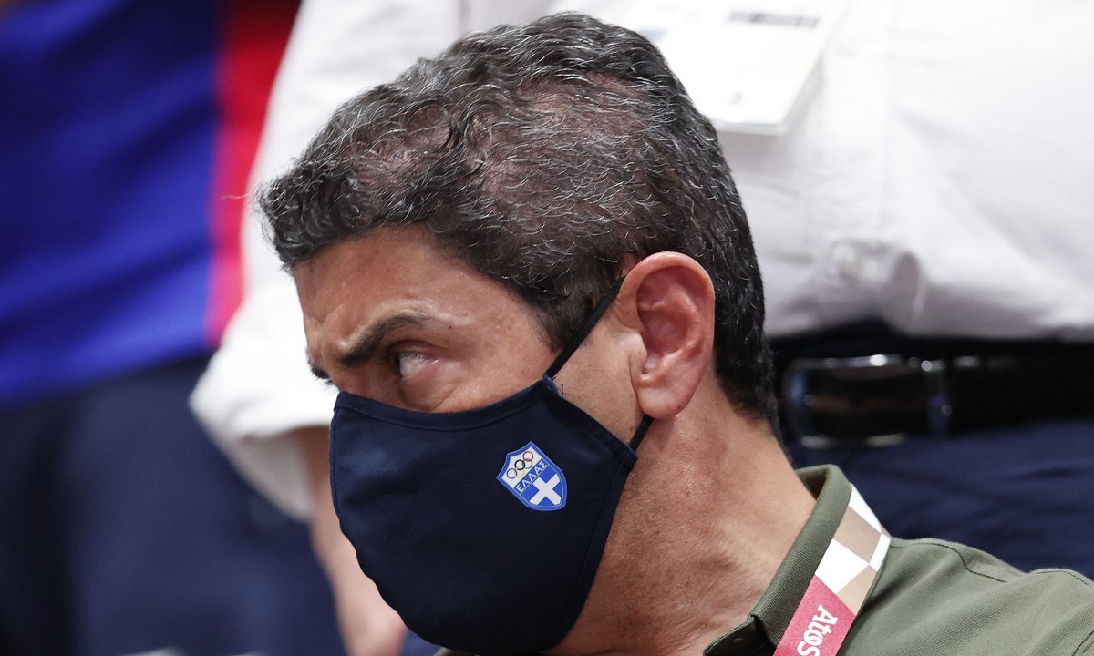 Αυγενάκης: Δέχθηκε κριτική από τον σκοποβόλο Νίκο Κοκκινάκη διότι δεν υπάρχει σκοπευτήριο για τα Ολυμπιακά αγωνίσματα των 25μ. στην Αθήνα.