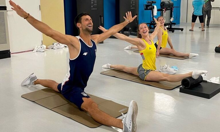Ολυμπιακοί Αγώνες 2020: Ο Τζόκοβιτς κάνει σπαγγάτο μαζί με τα κορίτσια της γυμναστικής του Βελγίου