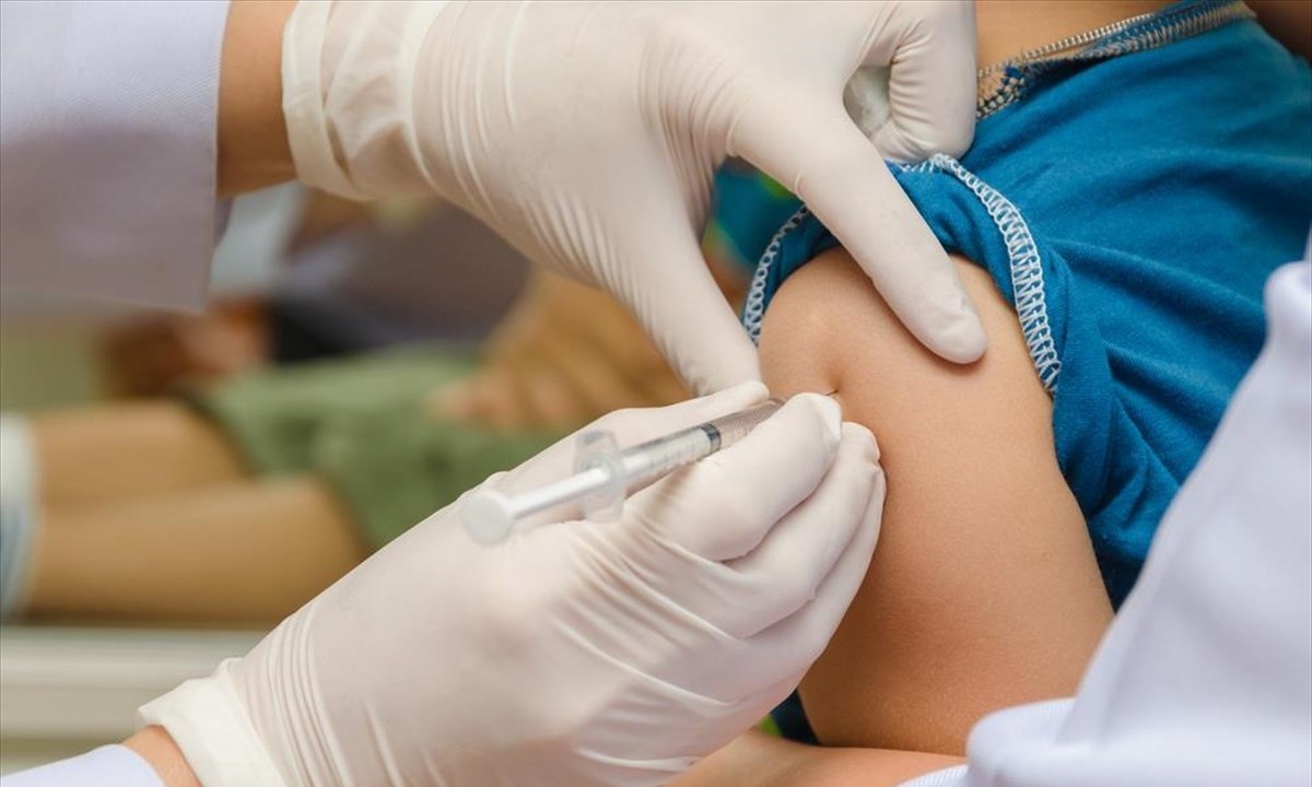 Αρχίζει ο εμβολιασμός παιδιών 12 ετών και άνω με Pfizer
