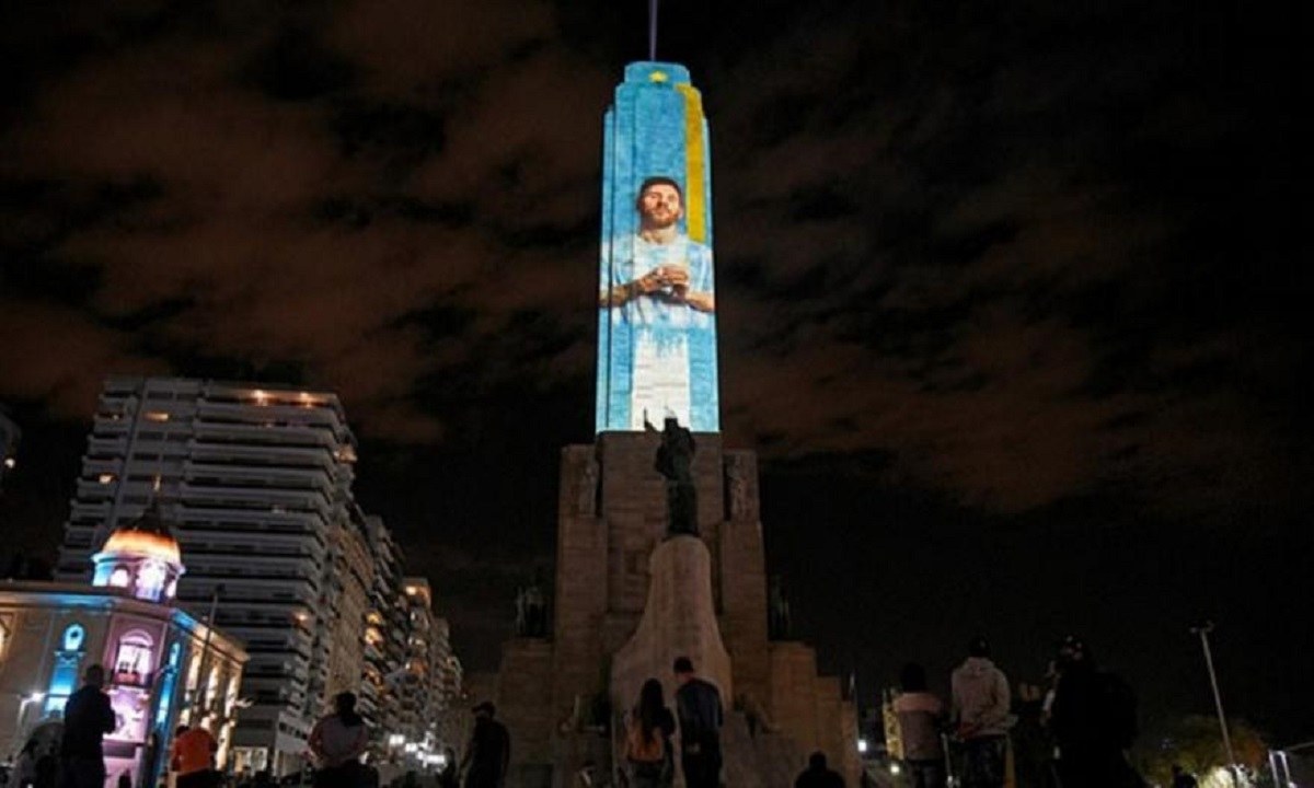 Copa America: Μνημείο με το ολόγραμμα του Μέσι και προσευχή για την κούπα! (pic)