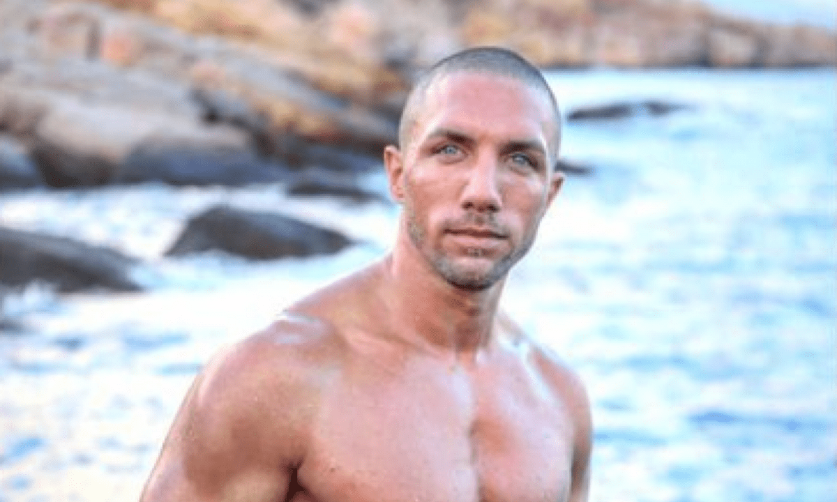 Survivor: Ο Κόρο πήγε διακοπές με την εντυπωσιακή σύντροφό του (pic)