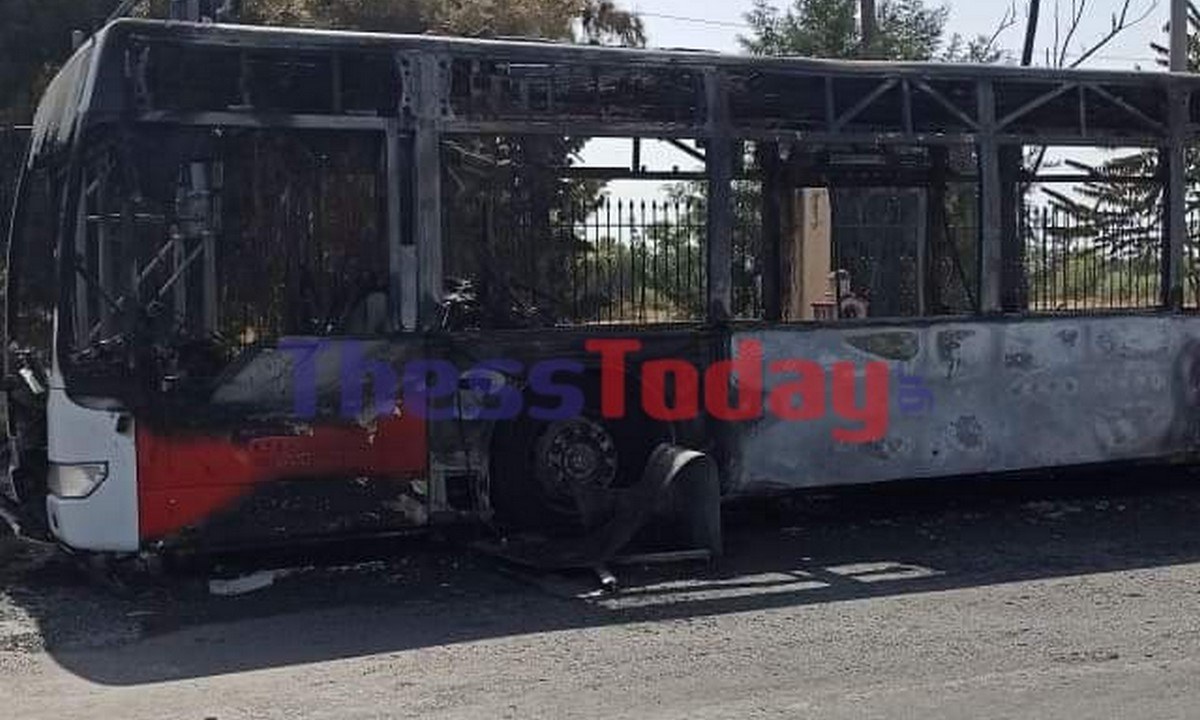 Θεσσαλονίκη: Λεωφορείο του ΟΑΣΘ έπιασε φωτιά κοντά στα ΙΚΕΑ