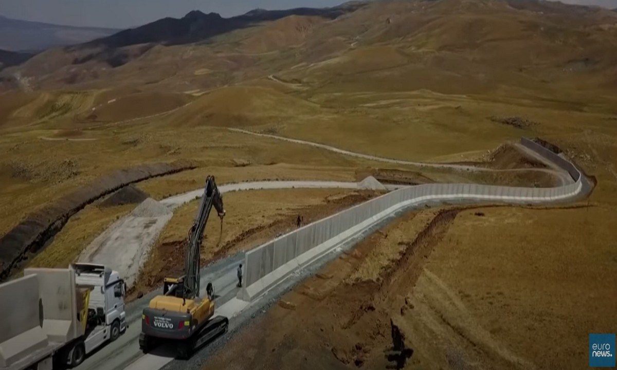 Η Τουρκία μιμείται την Ελλάδα και φτιάχνει φράχτη για τους Αφγανούς