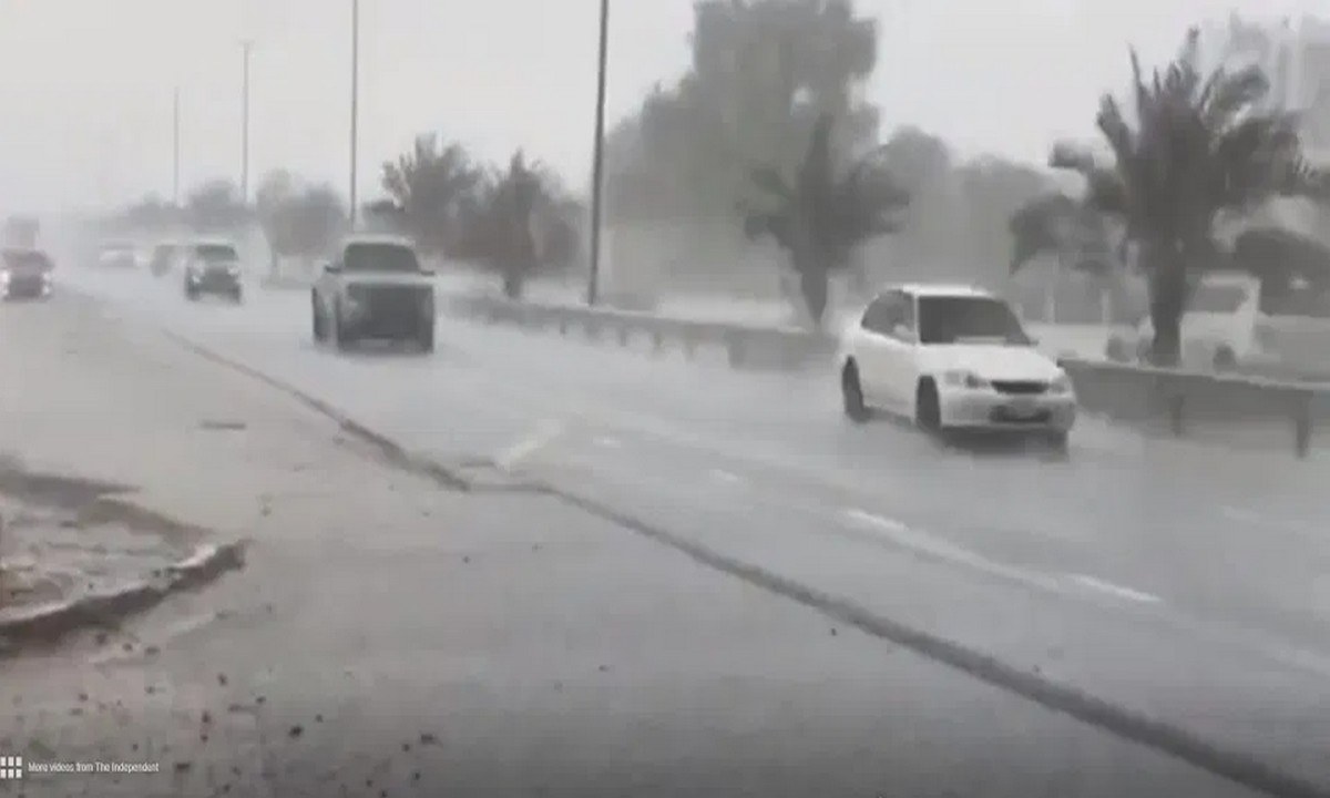 Ντουμπάι: Πώς κατάφερε να φτιάξει δικιά του βροχή