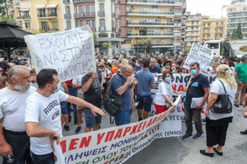 Koρονοϊός εμβόλιο: Μαζικό «όχι» στην υποχρεωτικότητα από τους υγειονομικούς και στη Θεσσαλονίκη