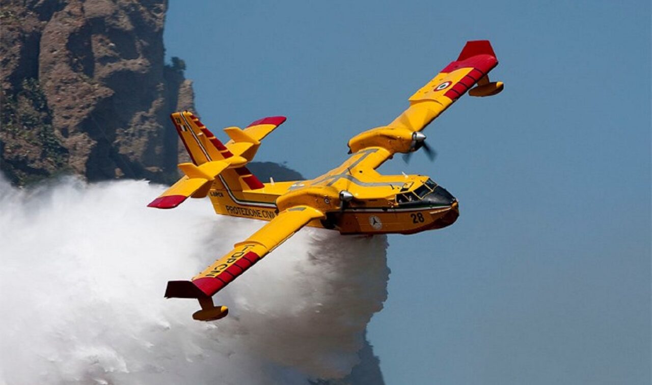 Φωτιές πυροσβεστικά αεροσκάφη: Δείτε πως ήταν αλλά το έφτιαξαν και πέταξε για να σβήσει πυρκαγιές