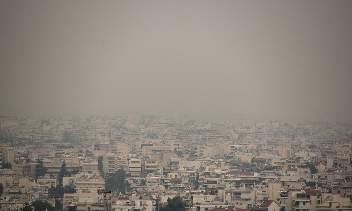 Φωτιά στην Αττική: 9 τραυματίες – Που υπάρχει εκτροπή της κυκλοφορίας – Αποπνικτική η ατμόσφαιρα