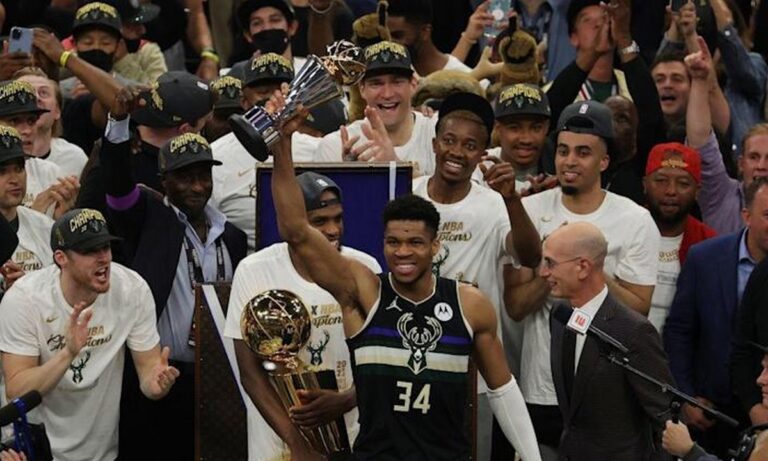 Αντετοκούνμπο: Στην Αθήνα ο Γιάννης και ο Θανάσης