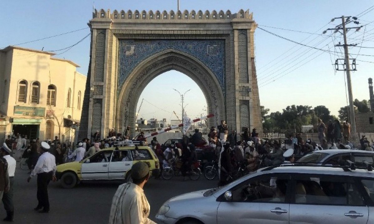 Συναγερμός στην Αθήνα: 500.000 πρόσφυγες από το Αφγανιστάν!