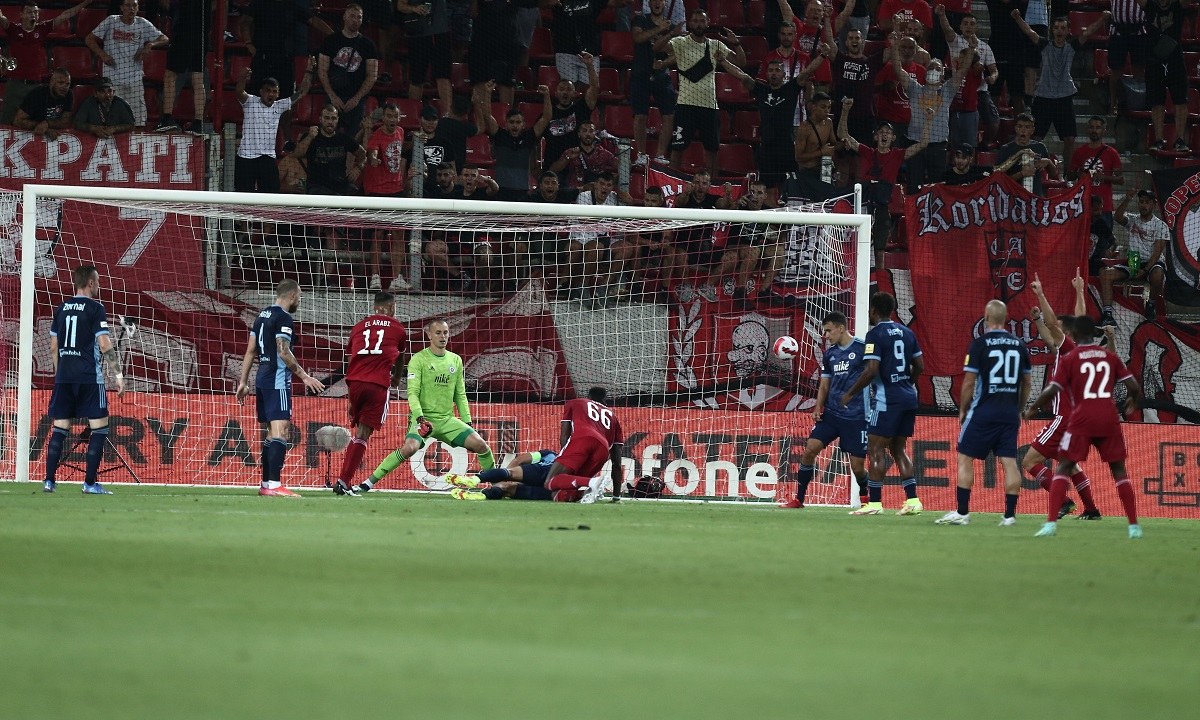 Ολυμπιακός – Σλόβαν: Αυτογκόλ ο Μποζίκοφ, ανησυχία για Σισέ(vids)