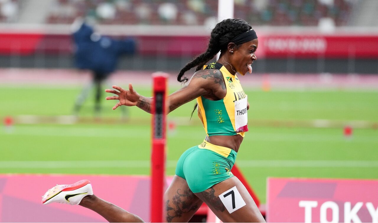 Η Τζαμάικα σάρωσε στην σκυταλοδρομία 4x100μ. με την Ελέιν Τόμπσον- Έρα να κατακτάει το τρίτο χρυσό μετάλλιο στους Ολυμπιακούς Αγώνες.