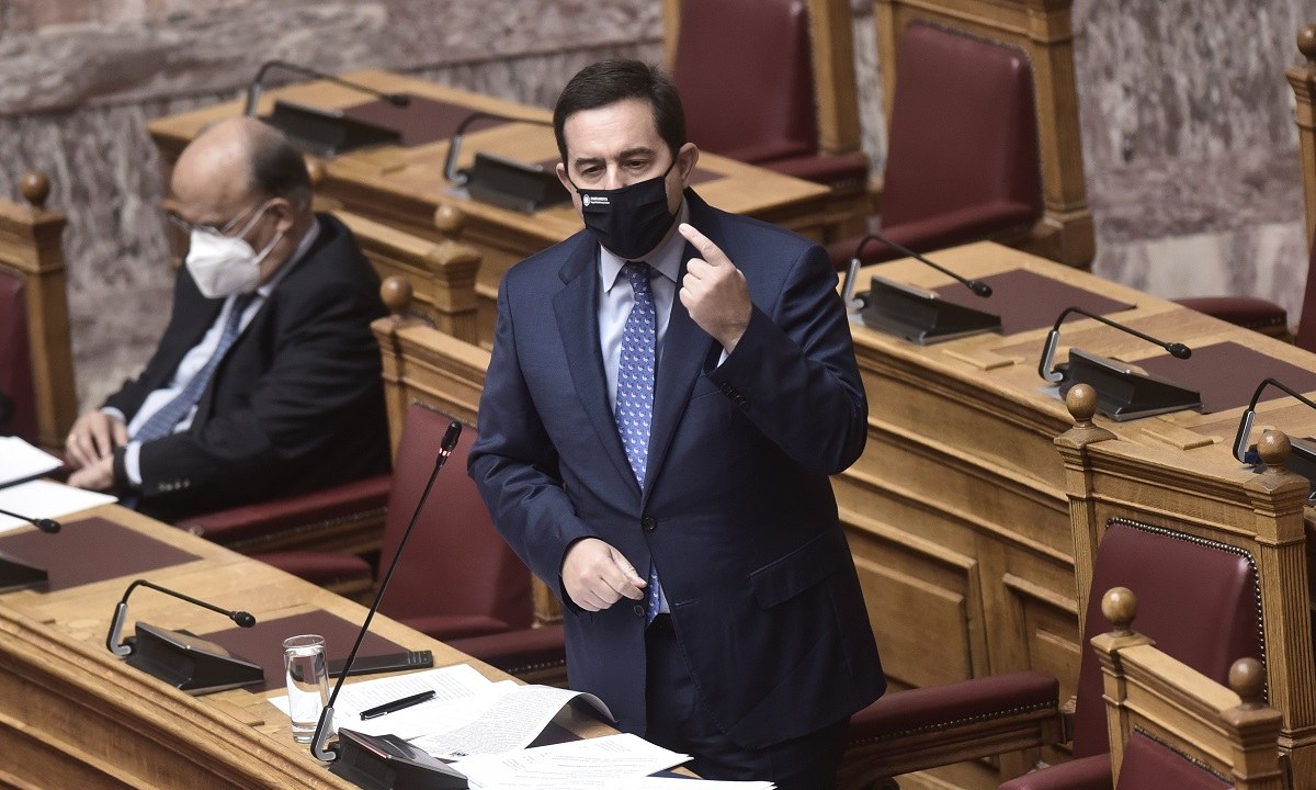 Προσφυγικό – Μηταράκης: «Η χώρα μας ασφαλίζει τα σύνορά της – Νομικά όπλα για την Τουρκία»