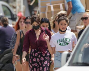 Μόνικα Μπελούτσι: Ίδιες μάνα και κόρη στην Πάρο