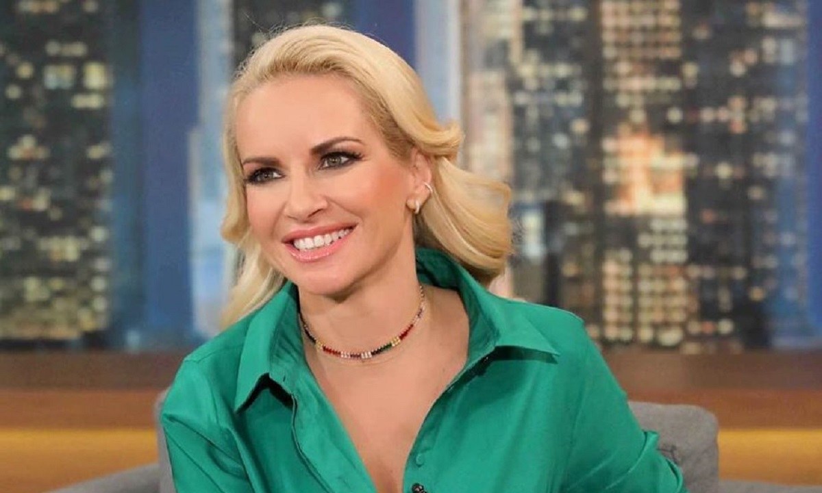 Μαρία Μπεκατώρου: Πήγε στο χωριό και βρήκε παλιά της φωτογραφία – Δεν θα πιστέψετε πως ήταν στην εφηβεία!