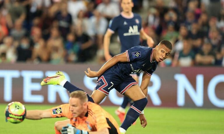 Εμπαπέ: «Δεν ανανεώνει με την Παρί – Θέλει να πάει στην Ρεάλ»