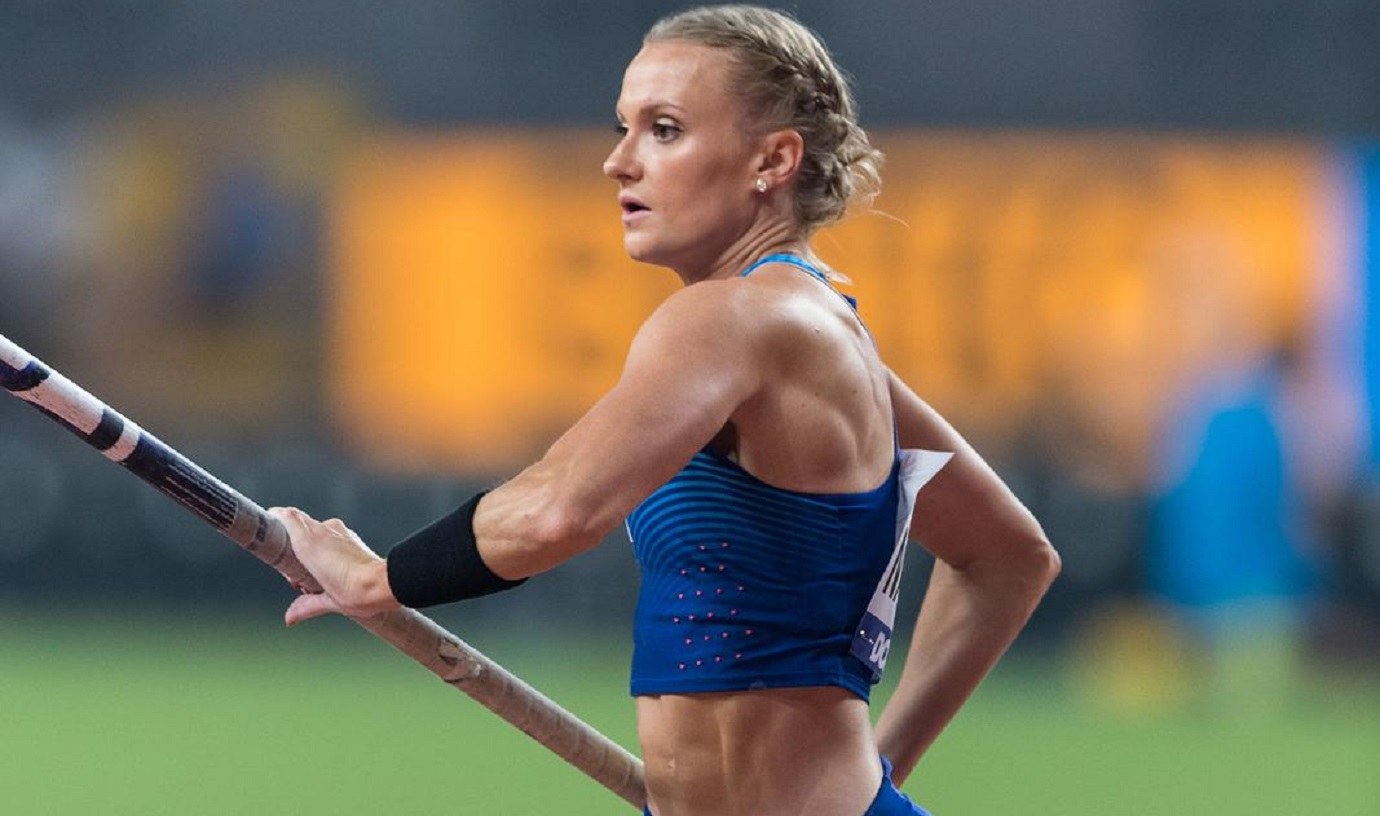 Η Αμερικανίδα Κέιτι Ναζότ είναι η νέα; ολυμπιονίκης στο επί κοντώ γυναικών κερδίζοντας τη μάχη κόντρα στη Ρωσίδα Αντζέλικα Σιντόροβα.