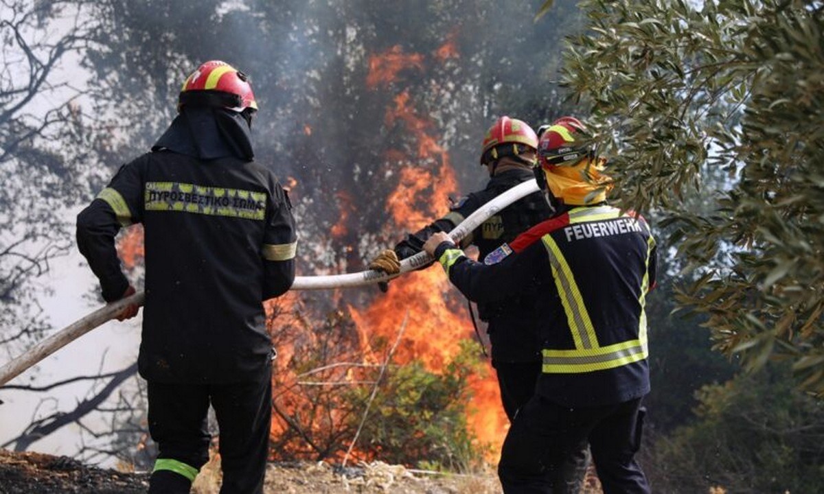 Συναγερμός σε Αττική και Εύβοια: «Ακραίος κίνδυνος» πυρκαγιάς!